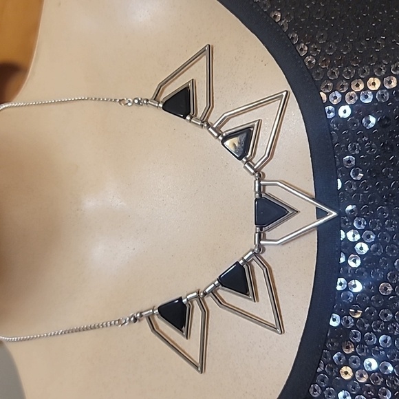 Black Triangle Design Necklace - Picture 1 of 1